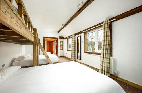 Upton Cheyney House | Hudson House