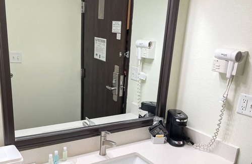 Hudson Apartment | Hudson Inn & Suites