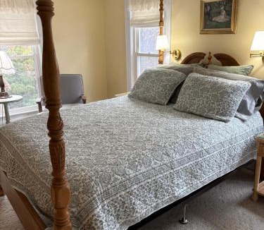Town of Reading Bed & Breakfast | Hudson Manor Bed & Breakfast
