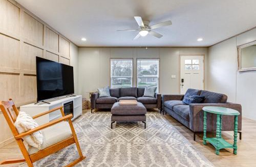Hudson Oaks House | Hudson Oaks Country Creekside Home: Hot Tub & Deck