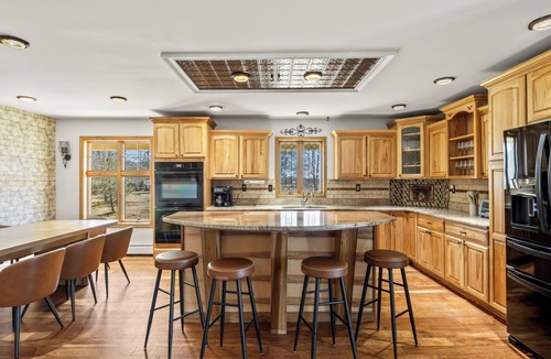 Gardiner House | Hudson Retreat, Pool, Spa, Game Room, Gym