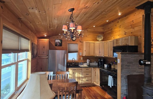 Lake Luzerne-Hadley Cottage | Hudson River Cabin Dock, Fire Pit & Lake George