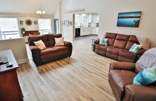 Queensbury House | Hudson River Retreat