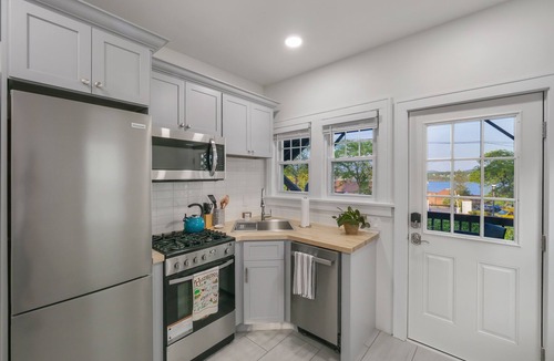 Newburgh Apartment | Hudson River Valley Stunner! Mountain & River Views. Near Beacon & West Point