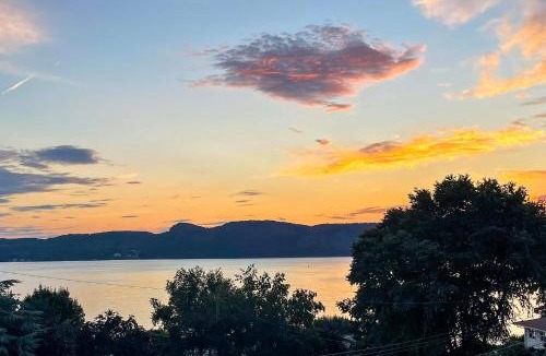 Briarcliff Manor House | Hudson River Views Briarcliff Manor Home with Deck