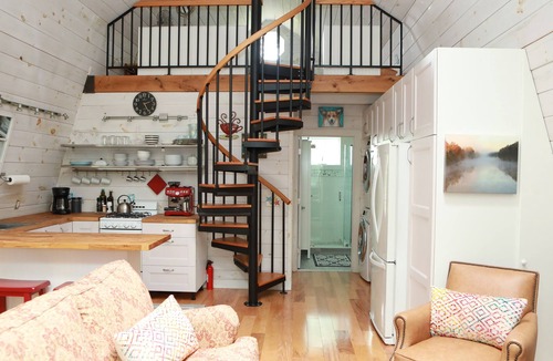 Pine Bush Ski Chalet | Hudson Valley Cedar House Cottage