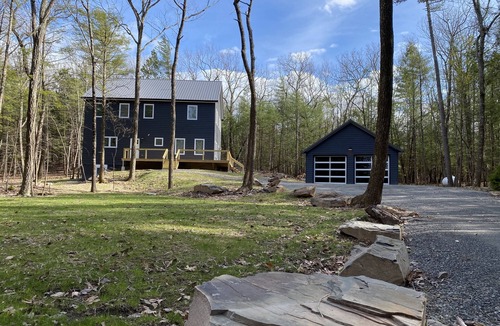 Mount Marion House | Hudson Valley Evergreen Treehouse