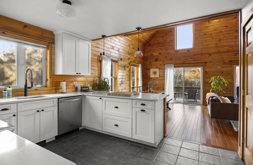 Athens House | Hudson Valley Lake · Hot Tub · Dock · Games · View