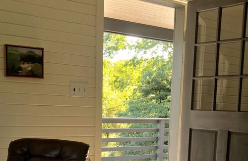 Rhinebeck Cabin | Hudson Valley Lakeside Cabin