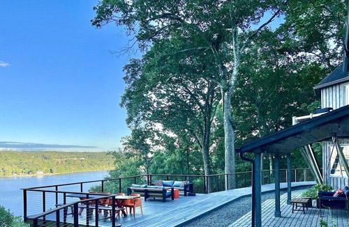 Town of Lloyd House | Hudson Valley Retreat with sweeping views