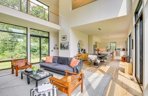 Pine Plains House | Hudson Valley Summer Escape w/Pool & Fire Pit