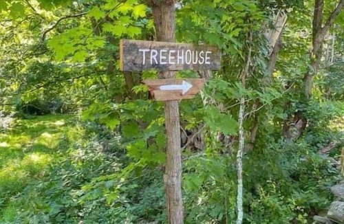 Hyde Park Cabin | Hudson Valley Treehouse With Outdoor Bathtub
