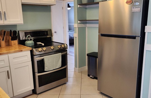 Signal Cove House | Hudson Waterfront Home Weekly/Monthly Discount