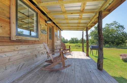 Johnson City House | Hudson’s Hideaway