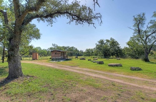 Johnson City House | Hudson’s Hideaway