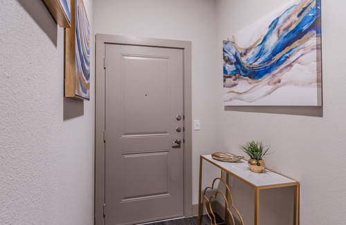 Farmers Branch Apartment | 🔹Hue of Blue🔹: King Bed👑 |Fast WiFi| + more!