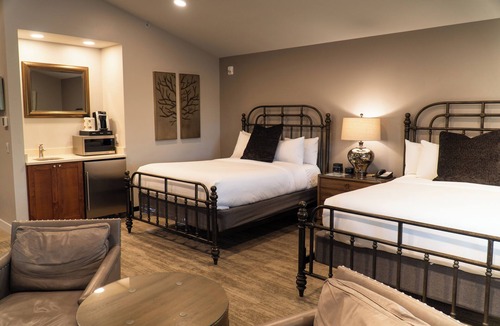 Jackson Hole Hotel | Huff House Inn and Cabins