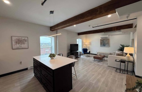 Truro Apartment | Huge 1 BR Downtown with Parking and 6 appliances