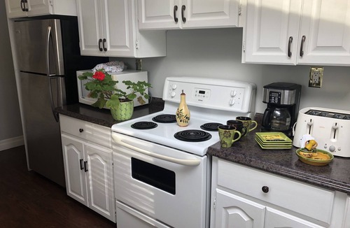 Historic Old Town House | 💖Huge #1 Location, Golf course, skyline Toronto, Lake, Main St, a short walk😊