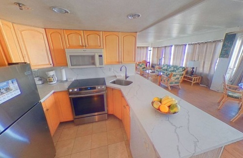 Waikiki Condo | HUGE 1240sq.ft OCEANFRONT CORNER UNIT, JAW-DROPPING PANORAMIC WRAP-AROUND VIEWS.