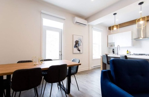 Mile End Apartment | Huge 2 Bdr with Balcony in Mile End by Denstays