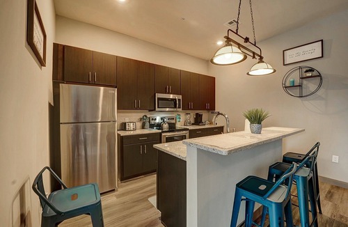 Hackensack Apartment | Huge 2 bed 2 bath, Easy Ride to NYC