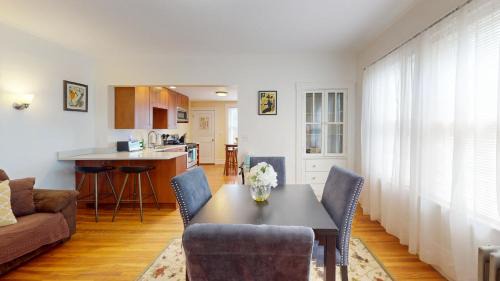 North Cambridge Apartment | Huge 2 bed, 2 baths, Harvard, Porter Davis SQ