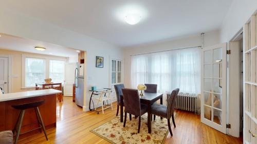 North Cambridge Apartment | Huge 2 bed, 2 baths, Harvard, Porter Davis SQ