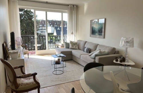 Deauville City Centre Apartment | Huge 2 rooms with all comforts with beautiful views 2 minutes from the beach.