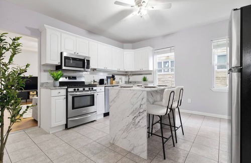 East Somerville Apartment | HUGE 3-bedroom apartment with parking in cool Somerville