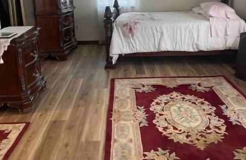 Leasburg House | Huge 3000 sq ft - 20+ acres < 5 miles Cave & river - float, swim, fish and hike.