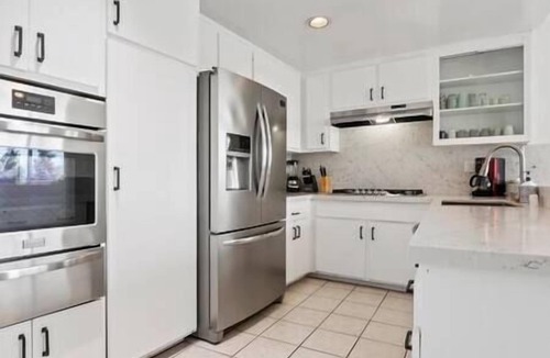 Sherman Oaks House | Huge 4/3 modern home by Universal studio/Hollywood