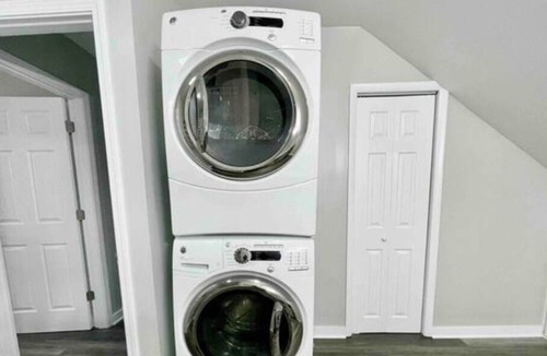 Franklin House | Huge 4bd/2ba home in Downtown Franklin!