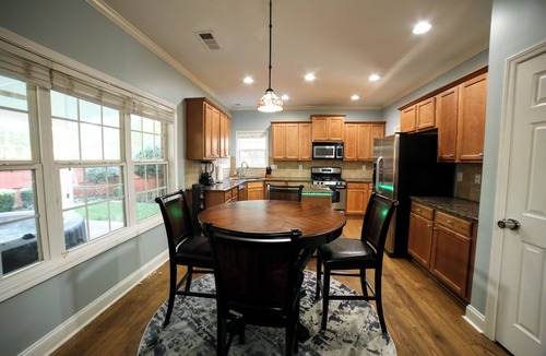 Loganville House | Huge 5 Bdrm W/King Bed Hot Tub