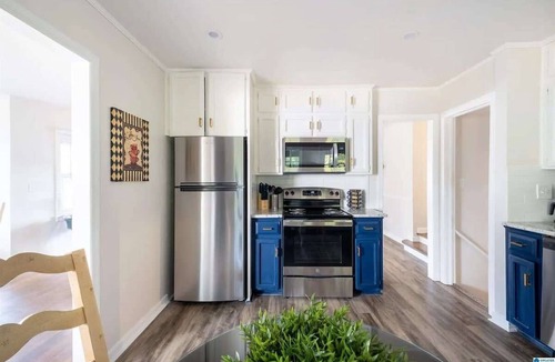 New Castle House | Huge 5BR Birmingham Home | Fully Updated | Sleeps 10+