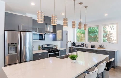 Blackshear-Prospect Hill Apartment | Huge 6BR Gem w/Hot Tub - Near Downtown, SXSW