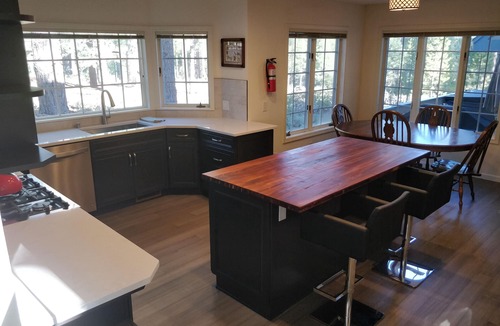 Montgomery Estates House | Huge 7BR/4.5BA - Hot Tub, Ping Pong/Pool Table, Arcade, Gas BBQ