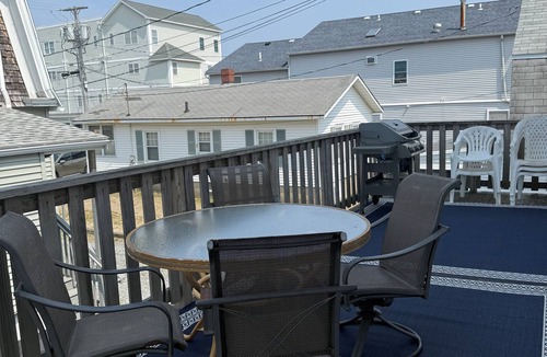 Hampton House | Huge Beach House with 2 car garage