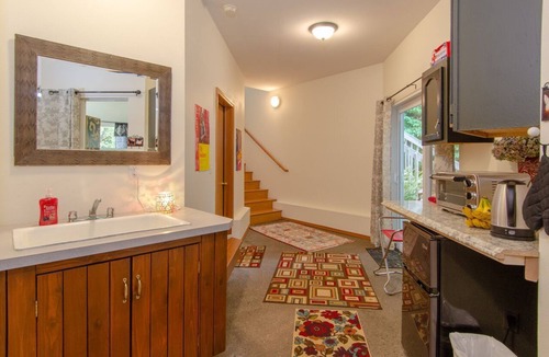 Olympia House | Huge, Bright, Vaulted Ceilings. Quiet. Convenient. Views! Generator. NATURE!