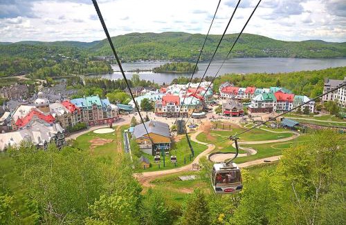 Mont-Tremblant House | Huge condo in front of Tremblant ski resort