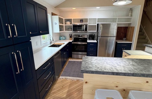 Silver Lake House | Huge Cottage Awesome Place & Location! Pool, Beach and more