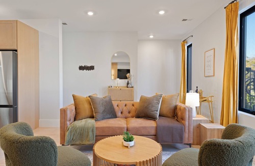 McGinley Square House | Huge & Cozy 3BR3BA LUX Penthouse+Roofdeck! Quick PATH Access to NYC Manhattan