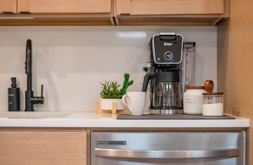 McGinley Square House | Huge & Cozy 3BR3BA LUX Penthouse+Roofdeck! Quick PATH Access to NYC Manhattan