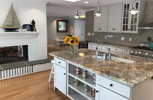 Annapolis House | Huge deck overlooking water