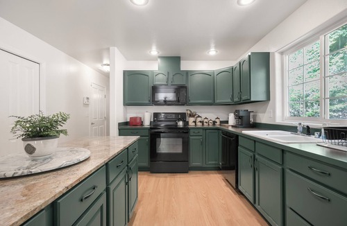 Lilliwaup House | Huge deck with large hot tub and views!