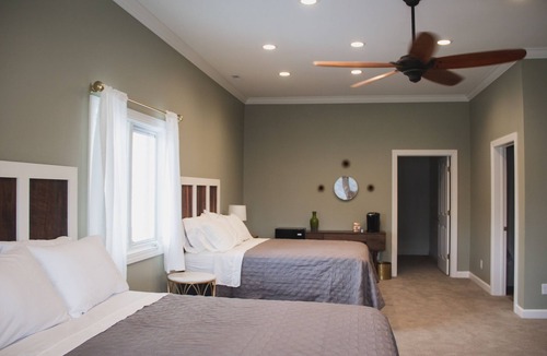 Paducah Bed & Breakfast | Huge double queen suite and bath in the luxurious Respite Bed and Breakfast!
