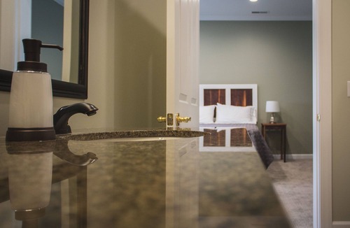 Paducah Bed & Breakfast | Huge double queen suite and bath in the luxurious Respite Bed and Breakfast!