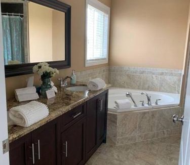 Highland West House | Huge Family home sleeps 14 with 5 parking spots