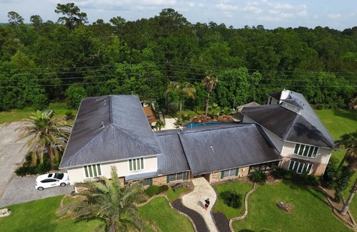 Crosby House | HUGE Fun Pool/Tiki Hut & BIG Gameroom, Pool table