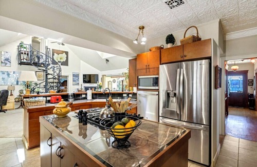 Tracyton House | Huge Getaway + Panoramic Water & Olympic Mtn Views